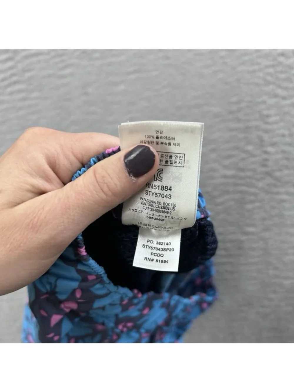 Patagonia Barely Baggies Women’s Shorts Size Small Blue Floral Pattern
